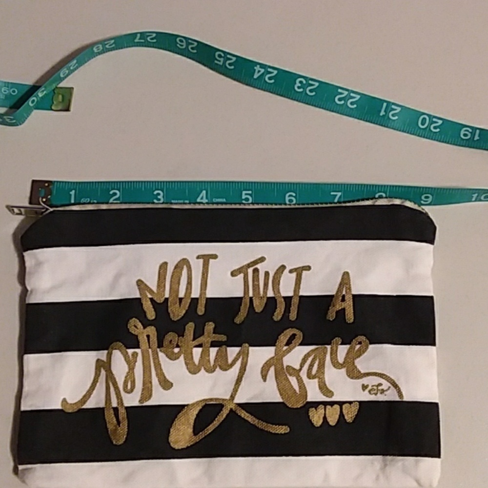 Unbranded Black & White Striped Makeup Bag - Picture 3 of 4